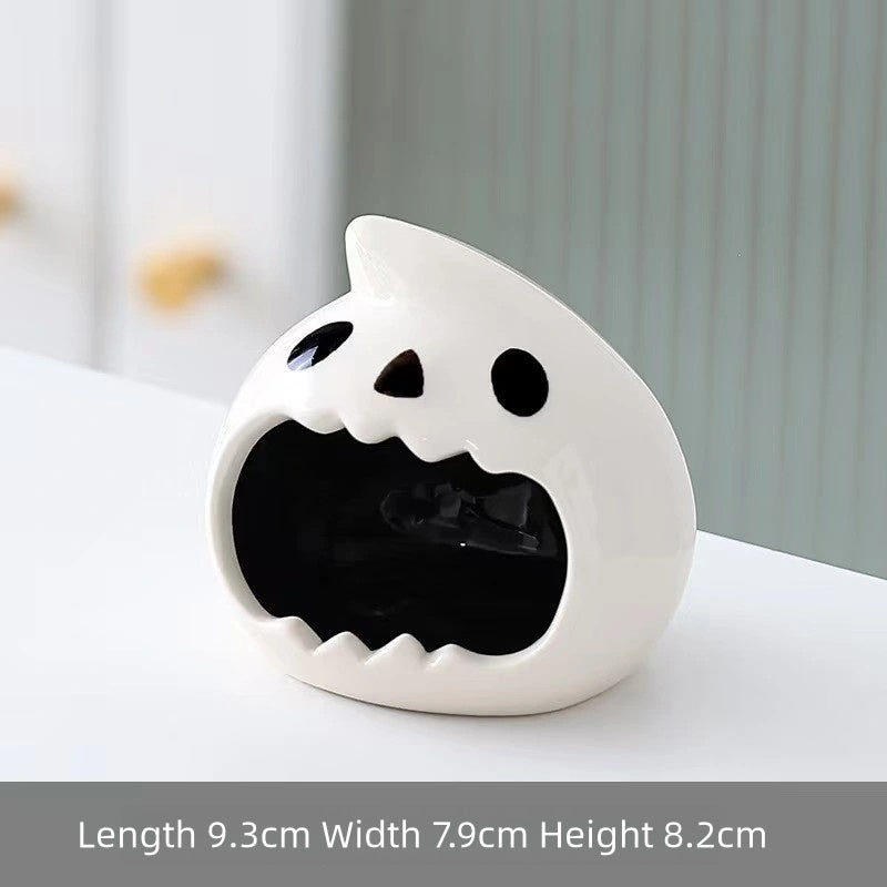 Cute Ghost Ceramic Ashtray: Adorable Desk Decor Gift for Men (Ins-Style)